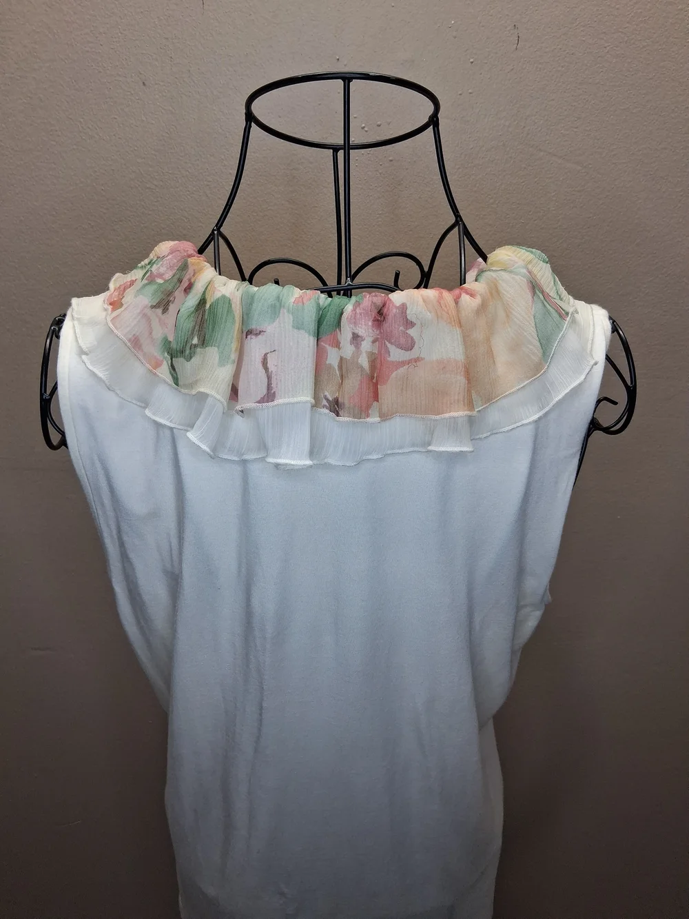 LAUREN Ralph Lauren Women's Sleeveless Top Large White Floral Ruffle Neck Blouse - Picture 5 of 9